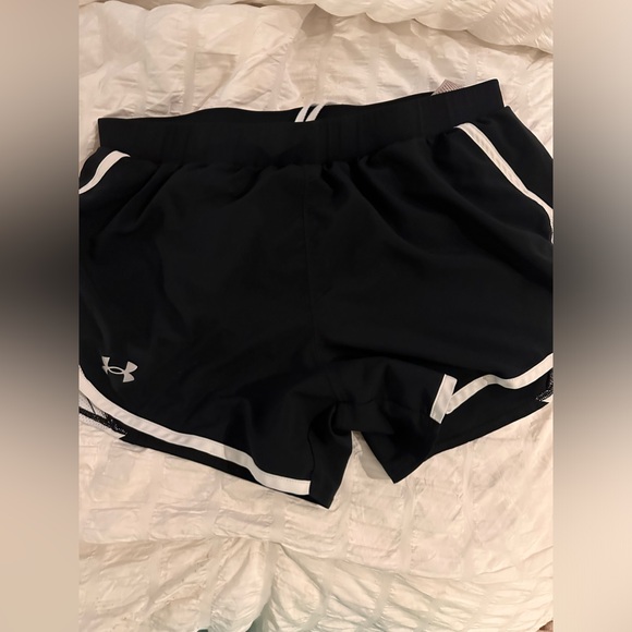 Under Armour Pants - UA women’s shorts size medium